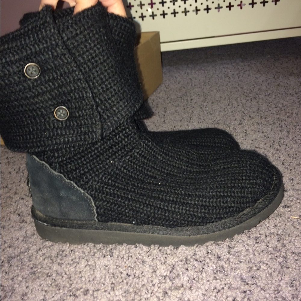 UGG Classic knit boot black